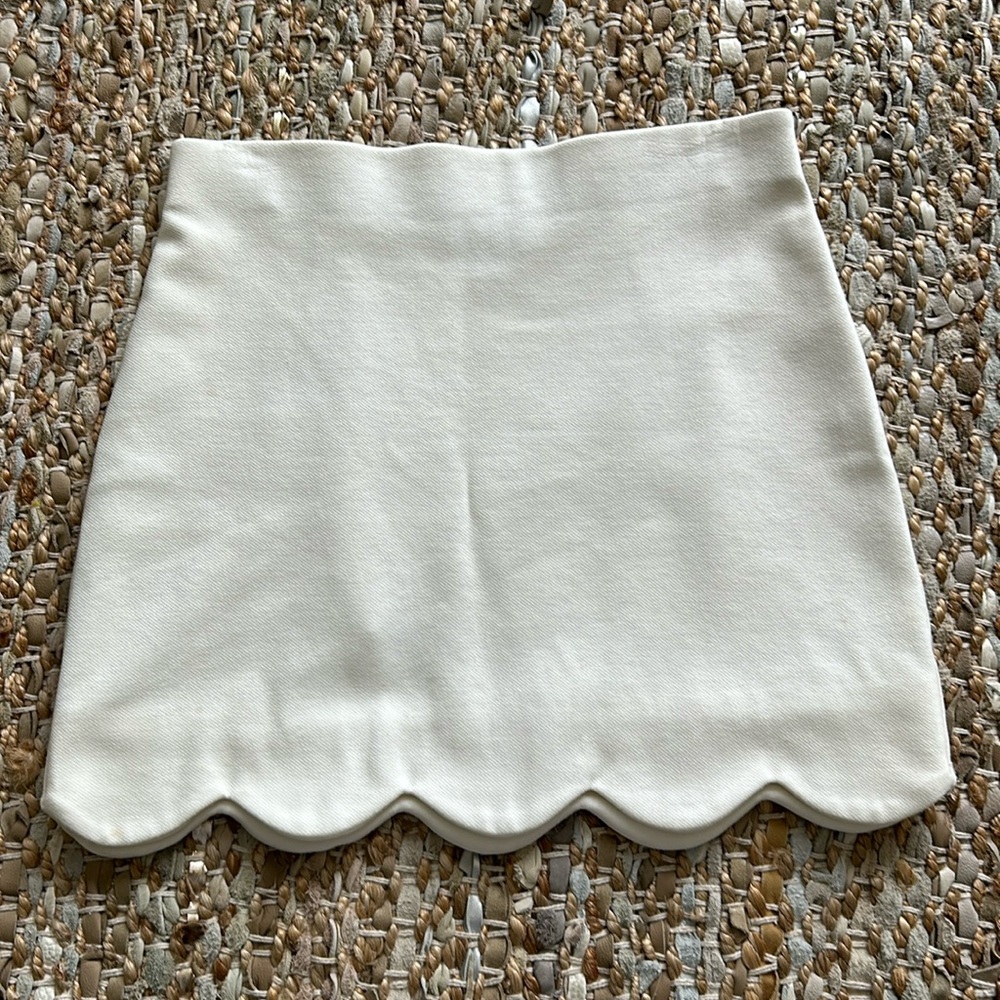 ivory scalloped mini skirt TOP SHOP size 2